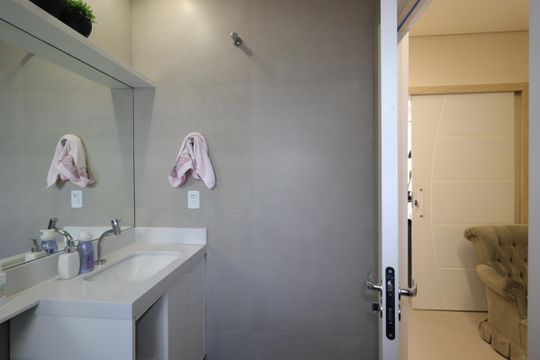 Banheiro da Cobertura de apartamento à venda com 4 quartos, 200m² em Vila Valparaíso, Santo André