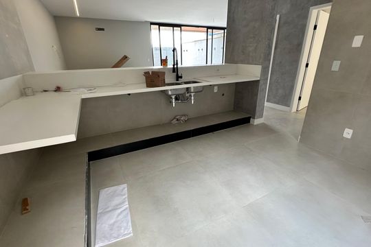 Cozinha de casa à venda com 4 quartos, 200m² em Vargem Pequena, Rio de Janeiro