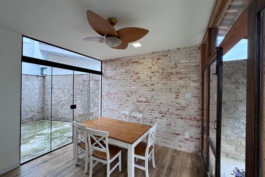 Copa de casa para alugar com 4 quartos, 150m² em Vargem Grande, Rio de Janeiro