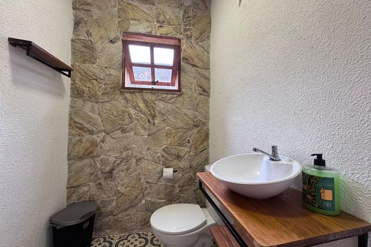 Lavabo de casa para alugar com 4 quartos, 150m² em Vargem Grande, Rio de Janeiro