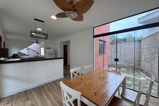 Copa de casa para alugar com 4 quartos, 150m² em Vargem Grande, Rio de Janeiro