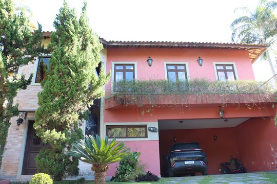 Fachada de casa de condomínio para alugar com 4 quartos, 323m² em Jardim Branca Flor, Embu das Artes