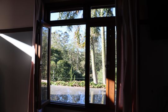 Banheiro da Suíte 2 de casa de condomínio para alugar com 4 quartos, 323m² em Jardim Branca Flor, Embu das Artes