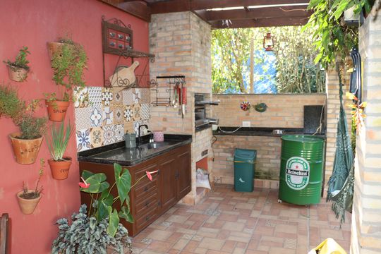 Área Externa de casa de condomínio para alugar com 4 quartos, 323m² em Jardim Branca Flor, Embu das Artes