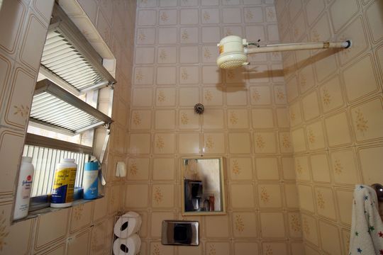 Banheiro de serviço de casa à venda com 3 quartos, 150m² em Brás de Pina, Rio de Janeiro