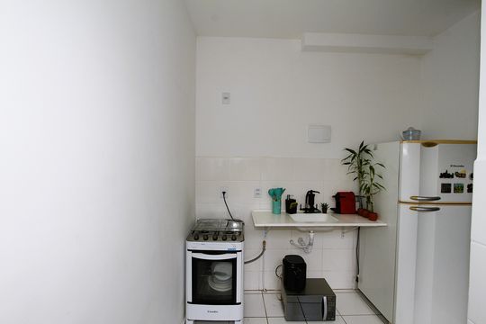 Cozinha de apartamento à venda com 2 quartos, 44m² em Estoril, Belo Horizonte