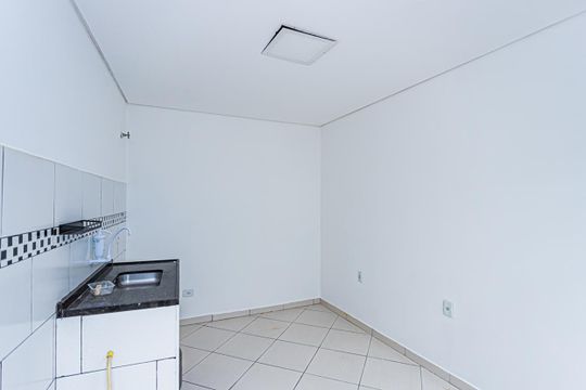 Cozinha de apartamento para alugar com 1 quarto, 50m² em Vila Arcadia, São Paulo