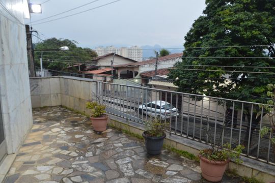 Terraço de casa para alugar com 3 quartos, 200m² em Tanque, Rio de Janeiro