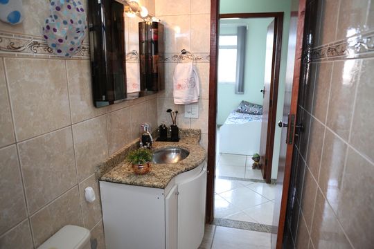 Banheiro de apartamento à venda com 3 quartos, 120m² em Milionários, Belo Horizonte