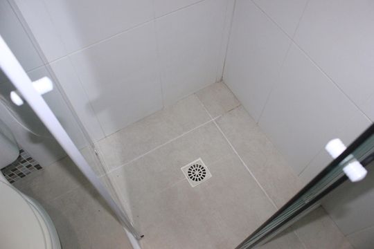Banheiro  de kitnet/studio para alugar com 1 quarto, 36m² em Jardim Artidoro, Guarulhos