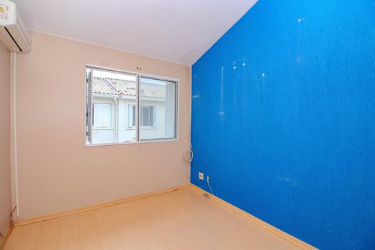Quarto de casa de condomínio para alugar com 3 quartos, 77m² em Humaitá, Porto Alegre