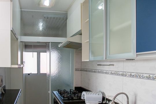 Cozinha de apartamento para alugar com 2 quartos, 45m² em Canhema, Diadema