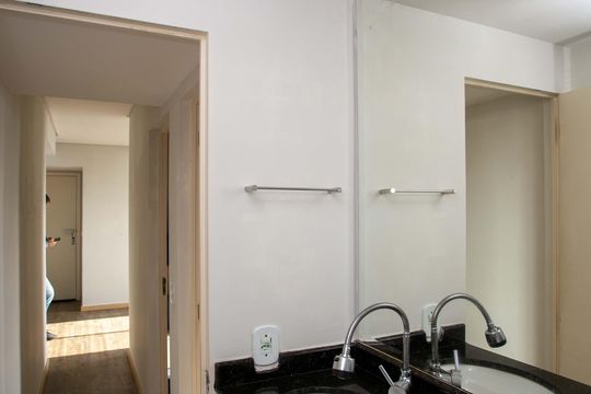 Banheiro de apartamento para alugar com 2 quartos, 45m² em Canhema, Diadema