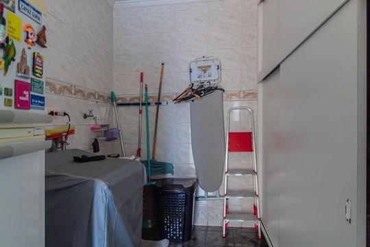 Área de Serviço de casa para alugar com 4 quartos, 480m² em Jardim Maringa, São Paulo