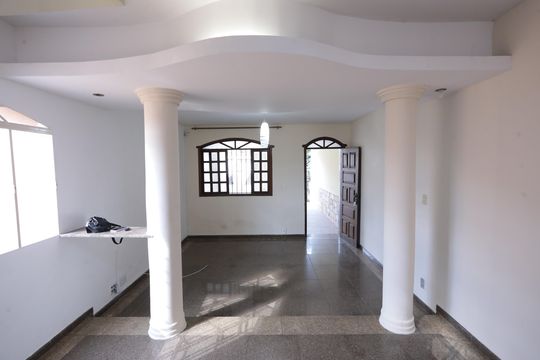 Casa para alugar com 3 quartos, 180m² em São Gabriel, Belo Horizonte