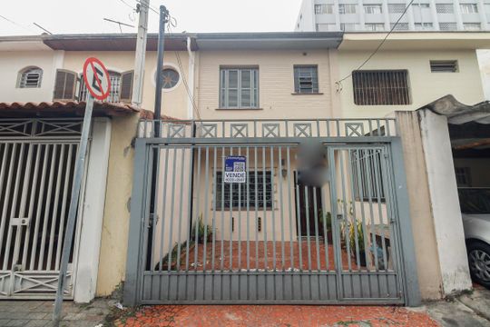 Fachada de casa à venda com 2 quartos, 110m² em Vila Gomes Cardim, São Paulo