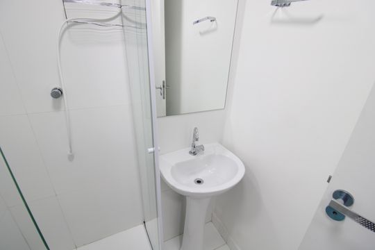 Banheiro Social de kitnet/studio à venda com 1 quarto, 25m² em Jardim São Paulo, São Paulo