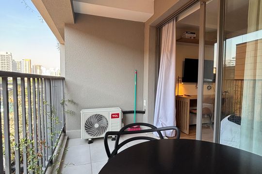 Varanda de kitnet/studio à venda com 1 quarto, 30m² em Indianópolis, São Paulo