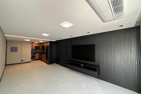 Sala de apartamento à venda com 2 quartos, 90m² em Alphaville Industrial, Barueri