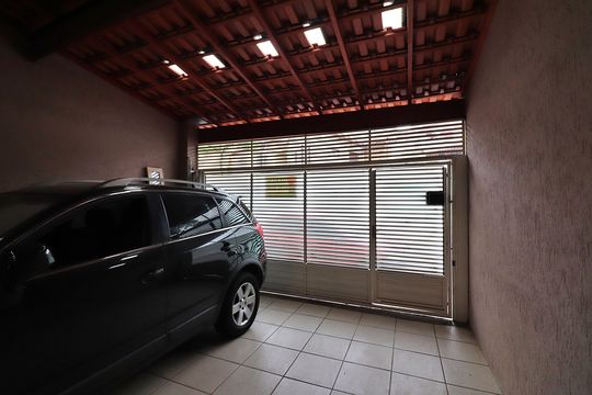 Garagem de casa à venda com 3 quartos, 230m² em Vila Rosa, São Bernardo do Campo