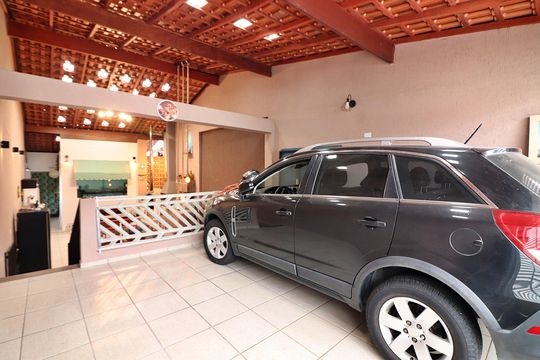 Garagem de casa à venda com 3 quartos, 230m² em Vila Rosa, São Bernardo do Campo