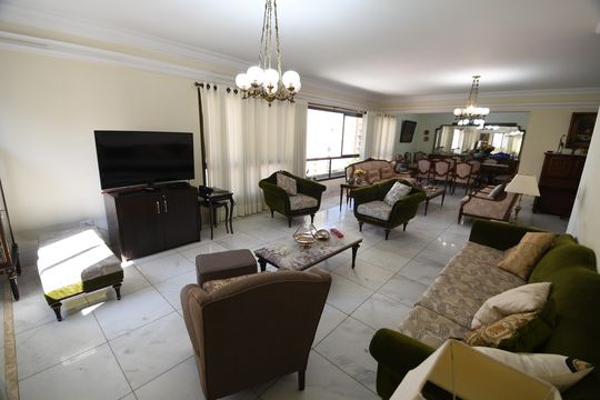 Apartamento à venda com 5 quartos, 221m² em Cambuí, Campinas