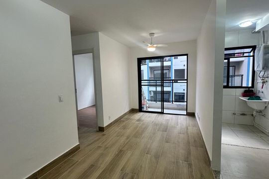 Sala de apartamento para alugar com 2 quartos, 47m² em Recreio dos Bandeirantes, Rio de Janeiro
