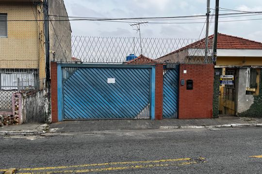 Fachada de casa à venda com 3 quartos, 105m² em Vila Romero, São Paulo
