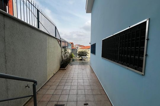 Quintal de casa à venda com 3 quartos, 105m² em Vila Romero, São Paulo