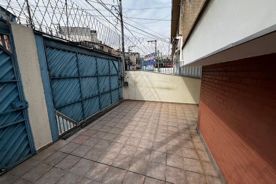 Garagem de casa à venda com 3 quartos, 105m² em Vila Romero, São Paulo