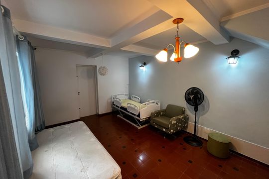 Sala de casa à venda com 3 quartos, 105m² em Vila Romero, São Paulo