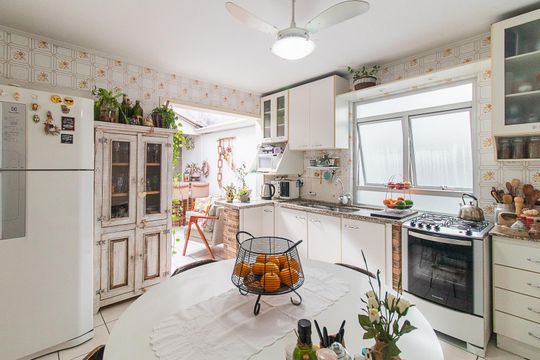 Cozinha de apartamento à venda com 3 quartos, 127m² em Jardim Botânico, Porto Alegre