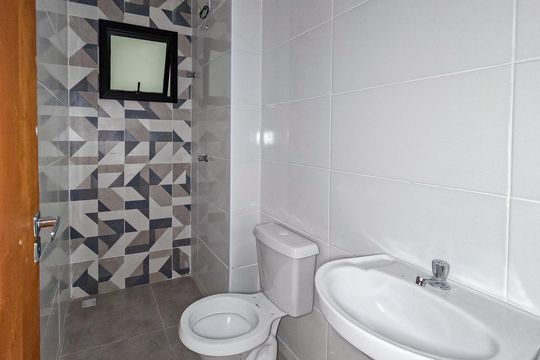 Banheiro de kitnet/studio à venda com 1 quarto, 29m² em Jardim Maristela, São Paulo