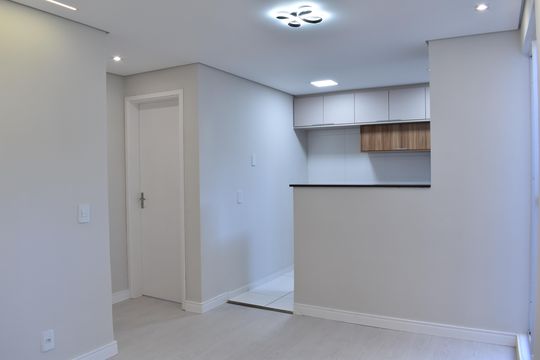 Sala de apartamento à venda com 2 quartos, 49m² em Campina do Arruda, Curitiba