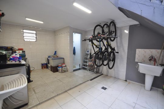 Área de Serviço de casa para alugar com 2 quartos, 120m² em Vila Leonor, São Paulo