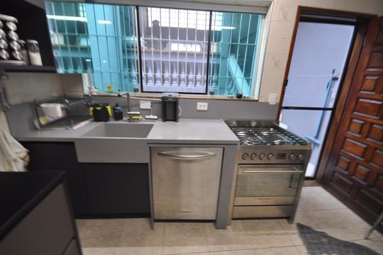 Cozinha de casa para alugar com 2 quartos, 120m² em Vila Leonor, São Paulo