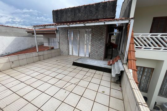 Varanda de casa à venda com 2 quartos, 125m² em Parque Continental Iii, Guarulhos