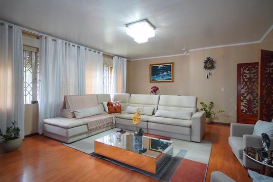 Casa à venda com 5 quartos, 390m² em Jardim Lindóia, Porto Alegre