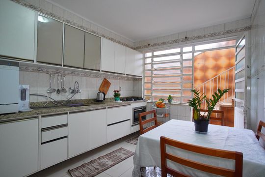 Cozinha de casa à venda com 5 quartos, 390m² em Jardim Lindóia, Porto Alegre
