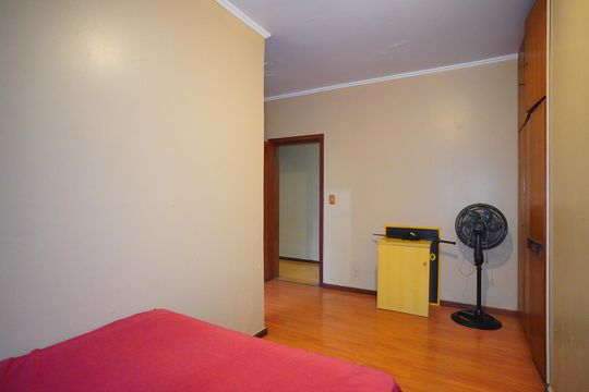 Suíte 1 de casa à venda com 5 quartos, 390m² em Jardim Lindóia, Porto Alegre