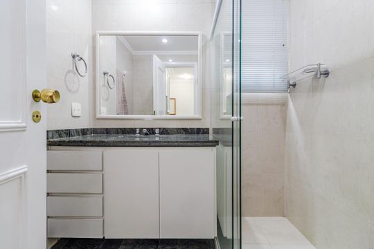 Banheiro de apartamento para alugar com 1 quarto, 40m² em Jardim Paulistano, São Paulo