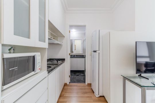 Cozinha de apartamento para alugar com 1 quarto, 40m² em Jardim Paulistano, São Paulo