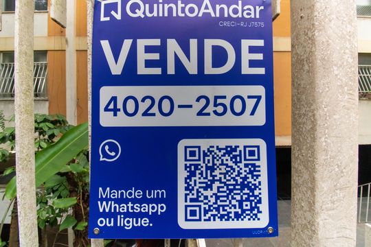 Plaquinha  de apartamento à venda com 2 quartos, 60m² em Cubango, Niterói