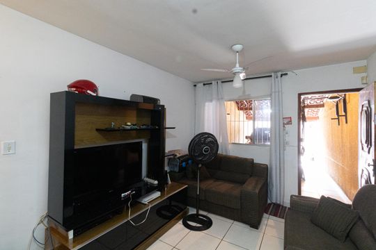 Casa à venda com 2 quartos, 120m² em Vila Carmosina, São Paulo