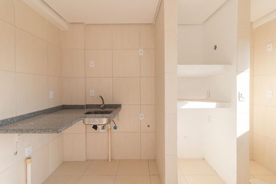 Cozinha de apartamento à venda com 3 quartos, 53m² em Cavalhada, Porto Alegre