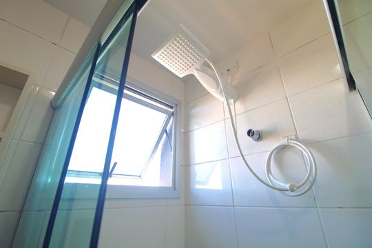 Banheiro de apartamento à venda com 2 quartos, 64m² em Jardim Nosso Lar, São Paulo