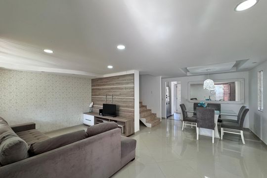 Casa para alugar com 3 quartos, 180m² em Vargem Grande, Rio de Janeiro