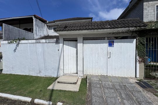 Fachada de casa para alugar com 3 quartos, 180m² em Vargem Grande, Rio de Janeiro