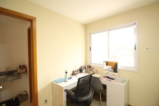 Suíte  de apartamento à venda com 3 quartos, 82m² em Taquara, Rio de Janeiro