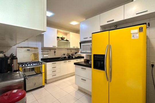 Cozinha de apartamento à venda com 3 quartos, 167m² em Copacabana, Rio de Janeiro